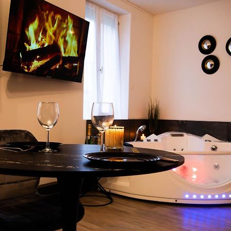 Suite Romantique Jacuzzi Мулин Екстериор снимка